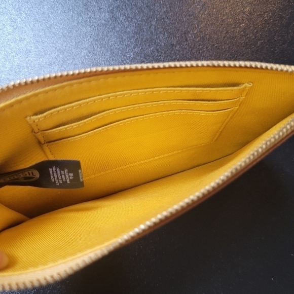 Fossil Slim Leather Zipper Pouch - Picture 4 of 7